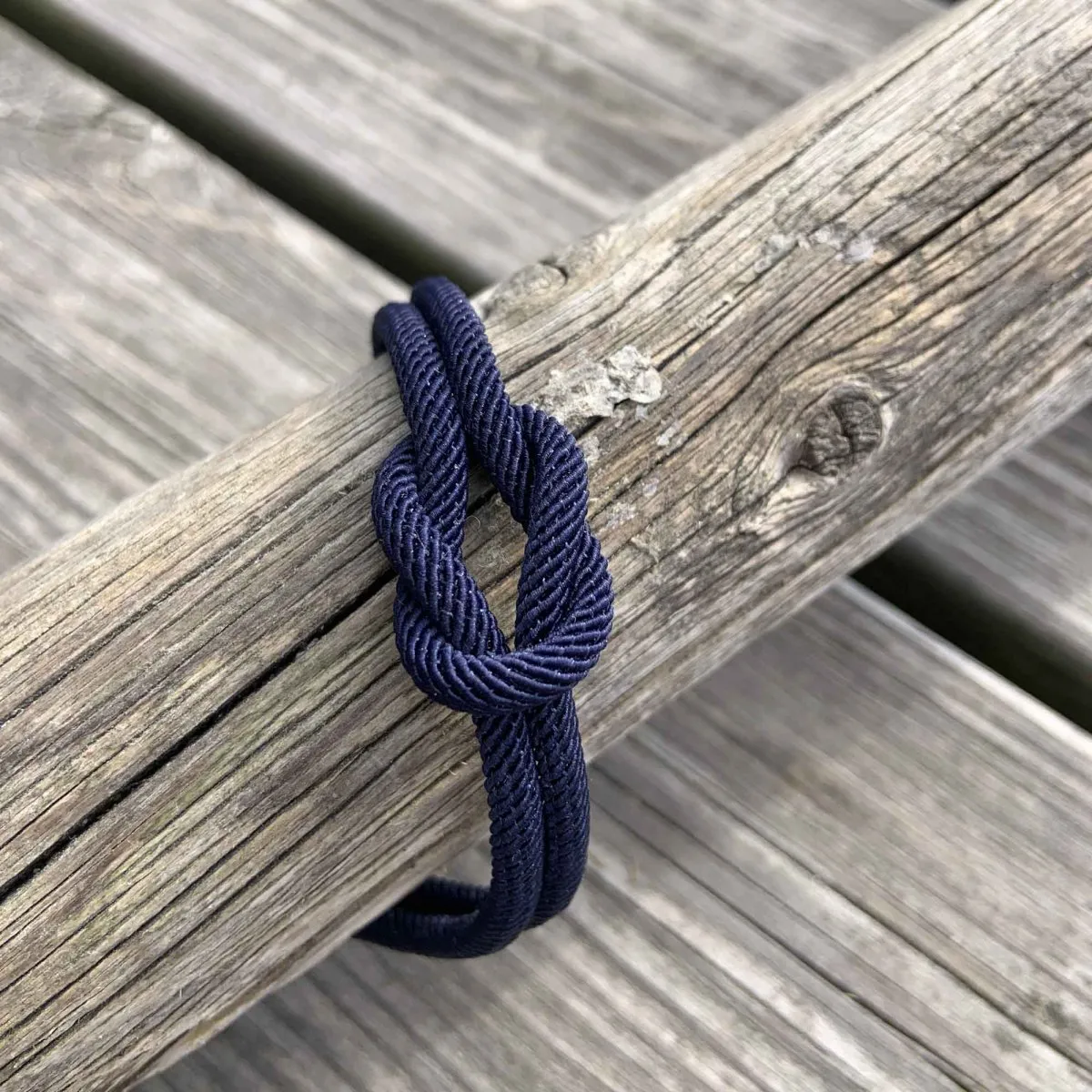 Marint armband med råbandsknop Newport Marinblå